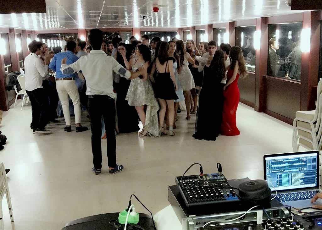 Teknede Mezuniyet Balosu