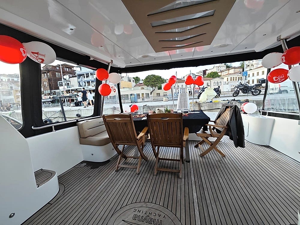 Deniz Kenarında Muhteşem Bir Düğün İçin Tekne Kiralama Rehberi