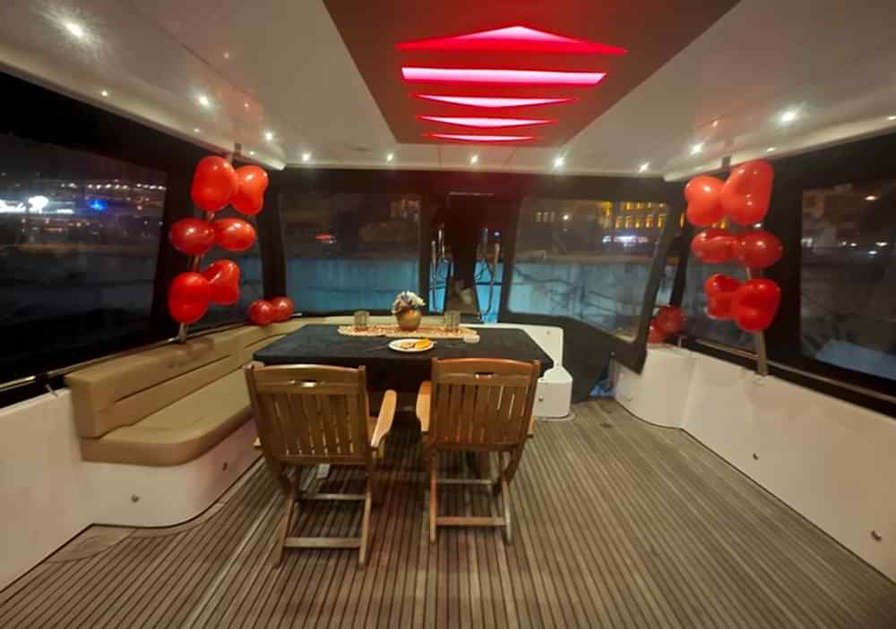 İstanbul Boğazı’nda En İyi Yemekli Tekne Turu Deneyimleri