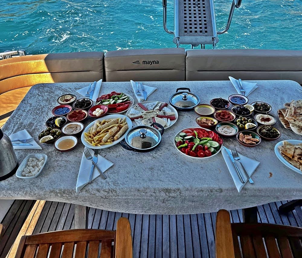 Teknede Kahvaltı: Farklı Bir Yorumla Kahvaltı Ziyafeti